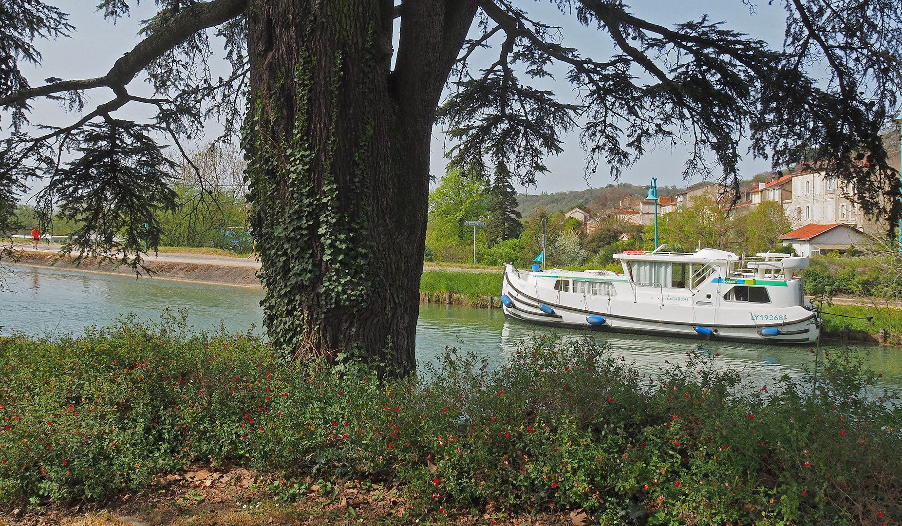 Péniche sur le canal latéral de la Garonne à Agen