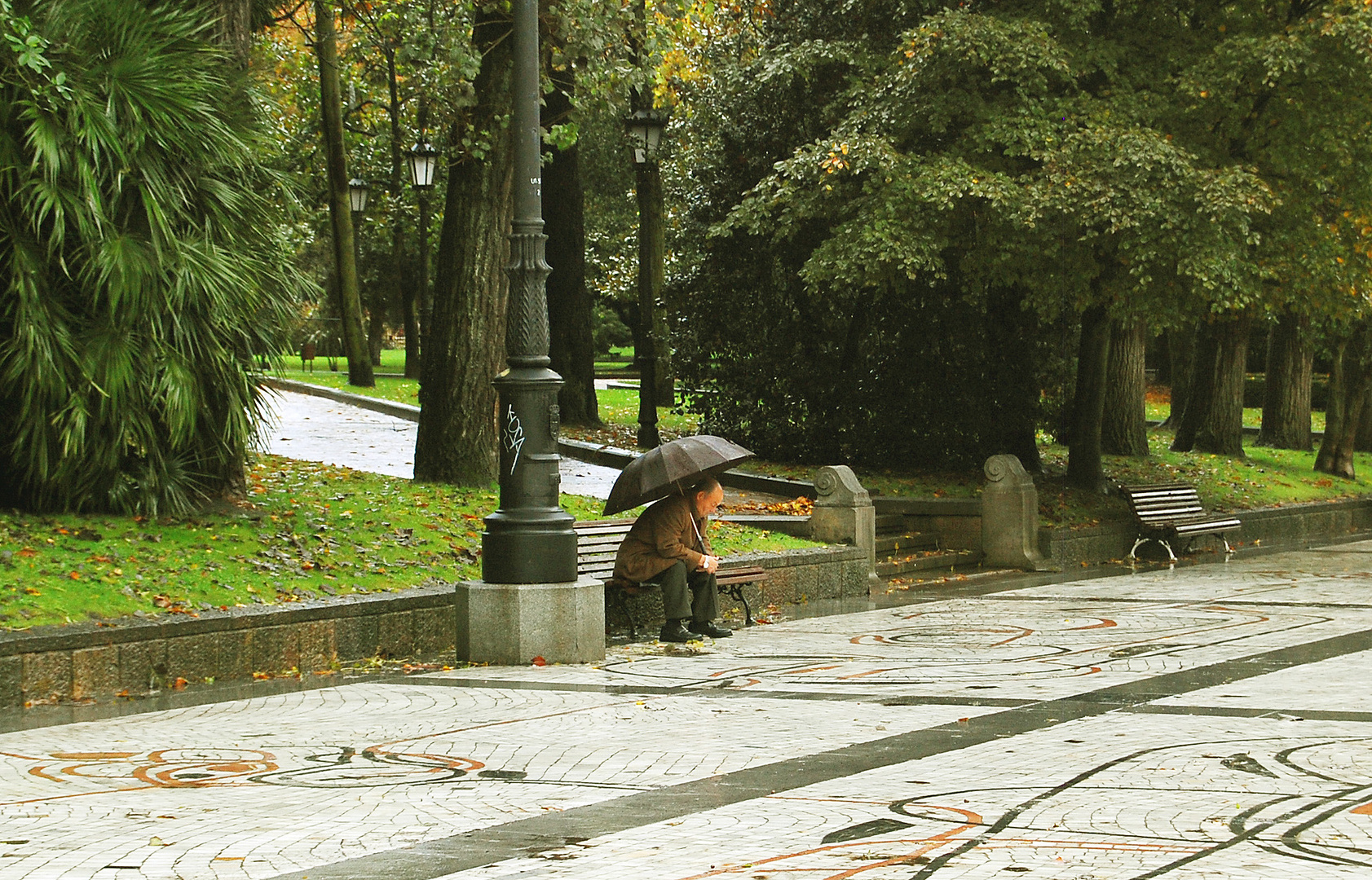 Pensando... bajo la lluvia oventense