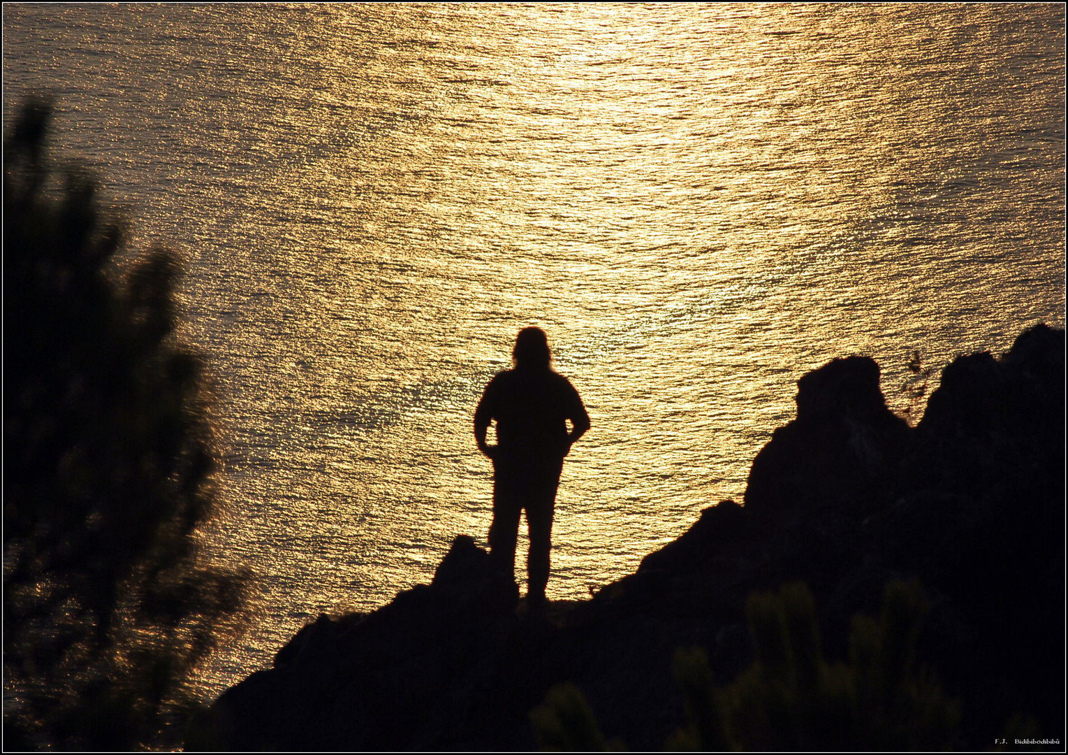 Pensieri dorati.. Guardando il sole la nostra anima ne assume la forma..