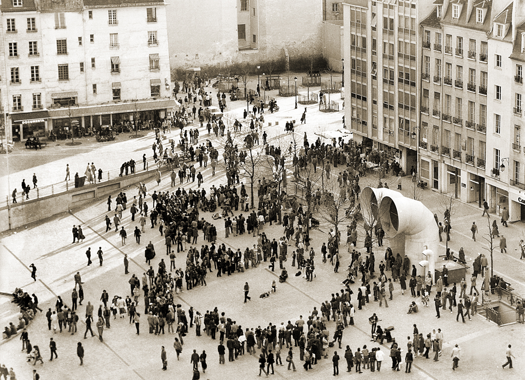 people at Centre George Pompidou, Paris, France