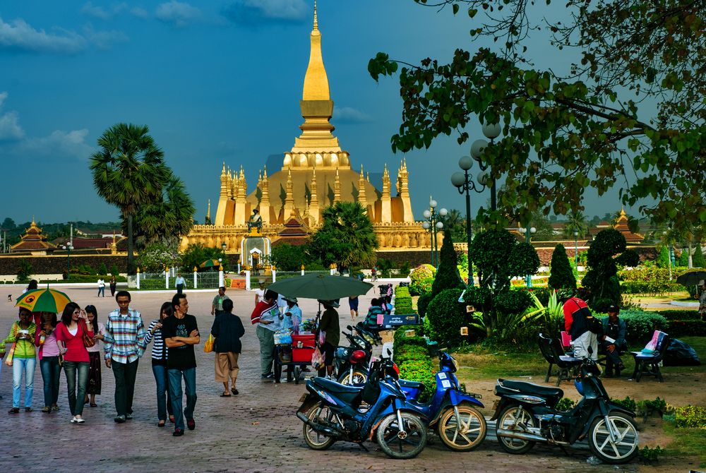 People at Pha That Luang