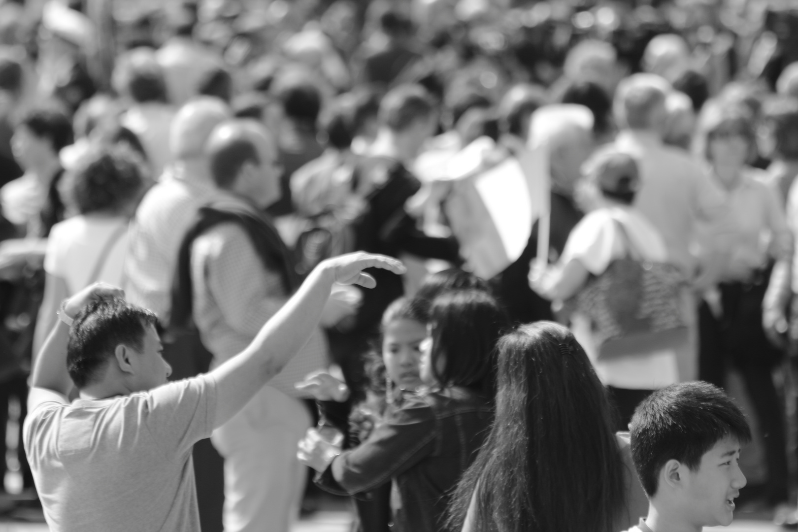 PEOPLE IN DEMONSTRATION (MILANO - Piazza del Duomo)