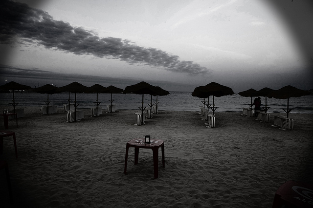 Per quest'anno, non cambiare stessa spiaggia stesso mare