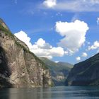 per Schiff durch den Geirangerfjord