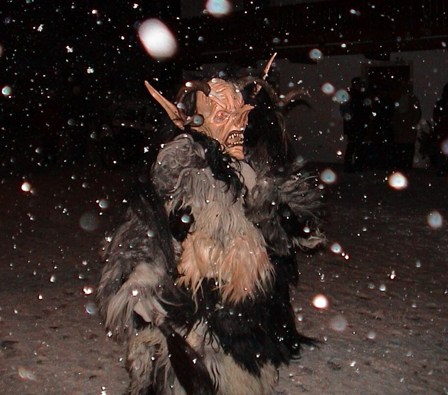 Perchtenlauf in Dienten