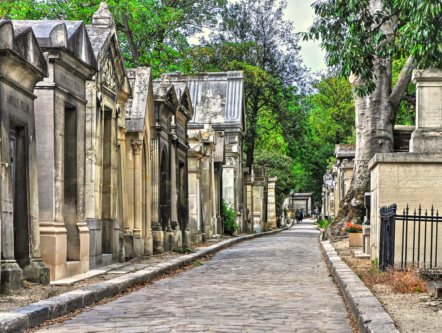 Père Lachaise Cemetery