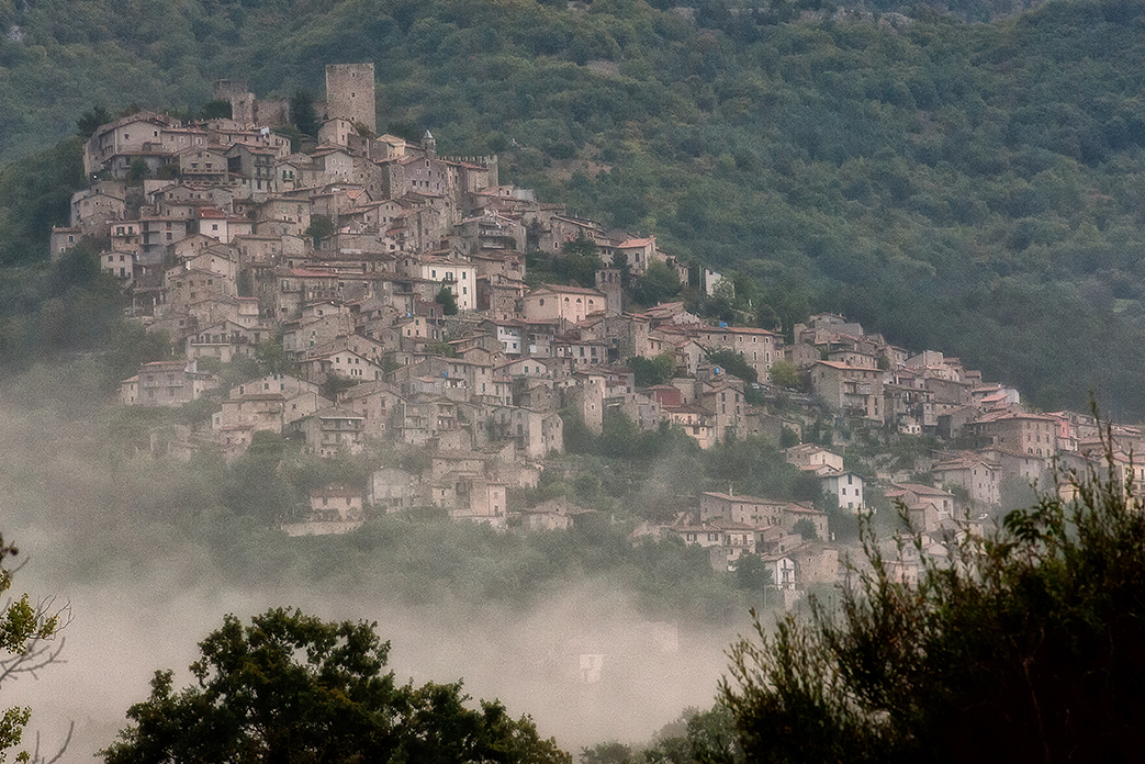 Pereto, Porta d'Abruzzo