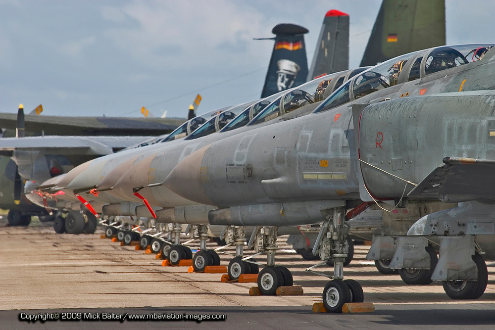 *** Perfektion - Phantom Line-Up ( 11 x F-4 ) Wittmund 05.06.2009 ***