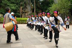 Performance in Stone Forest / Shilin