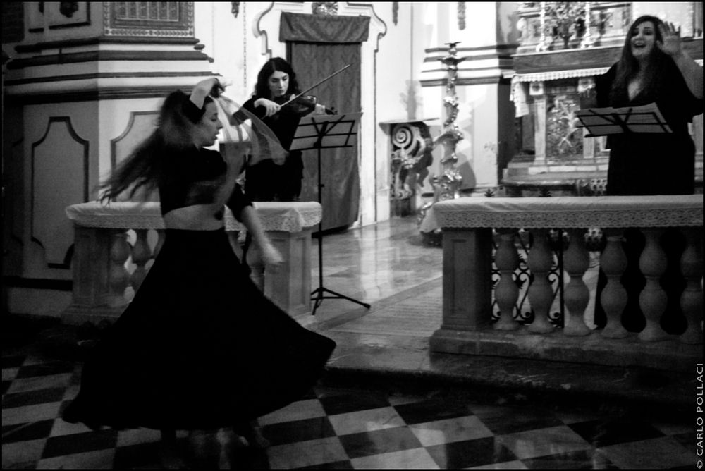 Performance in the old oratory