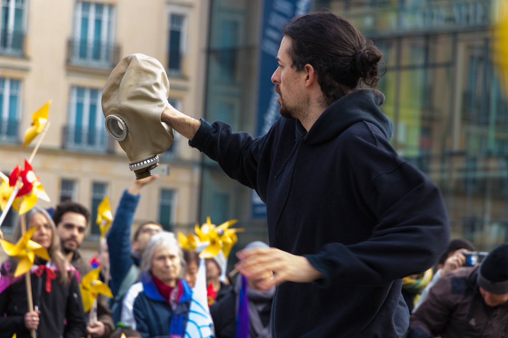 Performance zum Gedenken an Fukushima