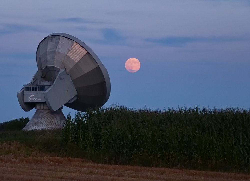 Perigäum Vollmond bei der Erdfunkstelle Raisting