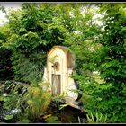 PérigordUne fontaine dans le jardin 