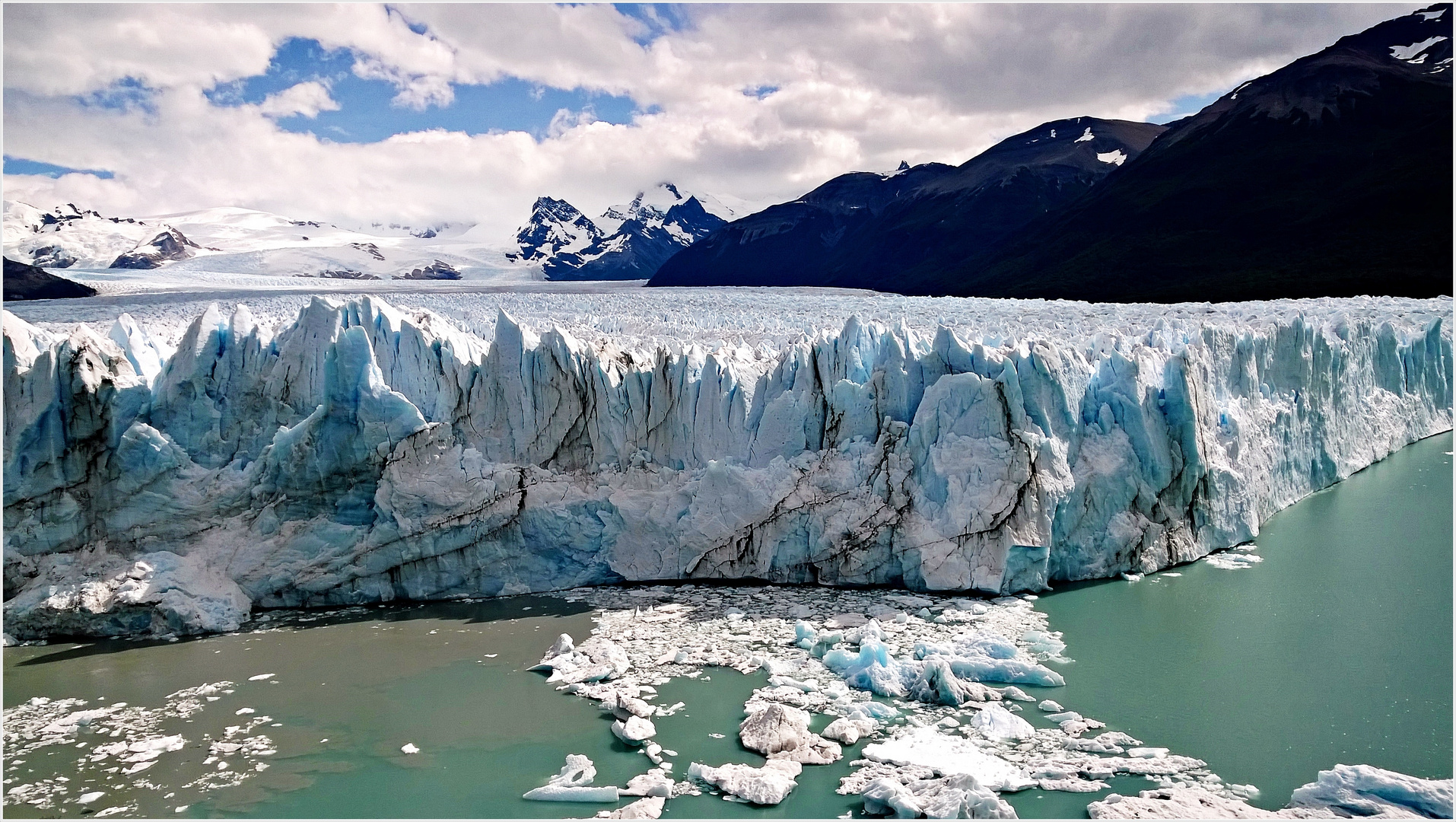 Perito Moreno Glacier..........................