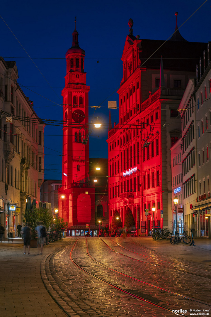 Perlachturm und Rathaus in Rot