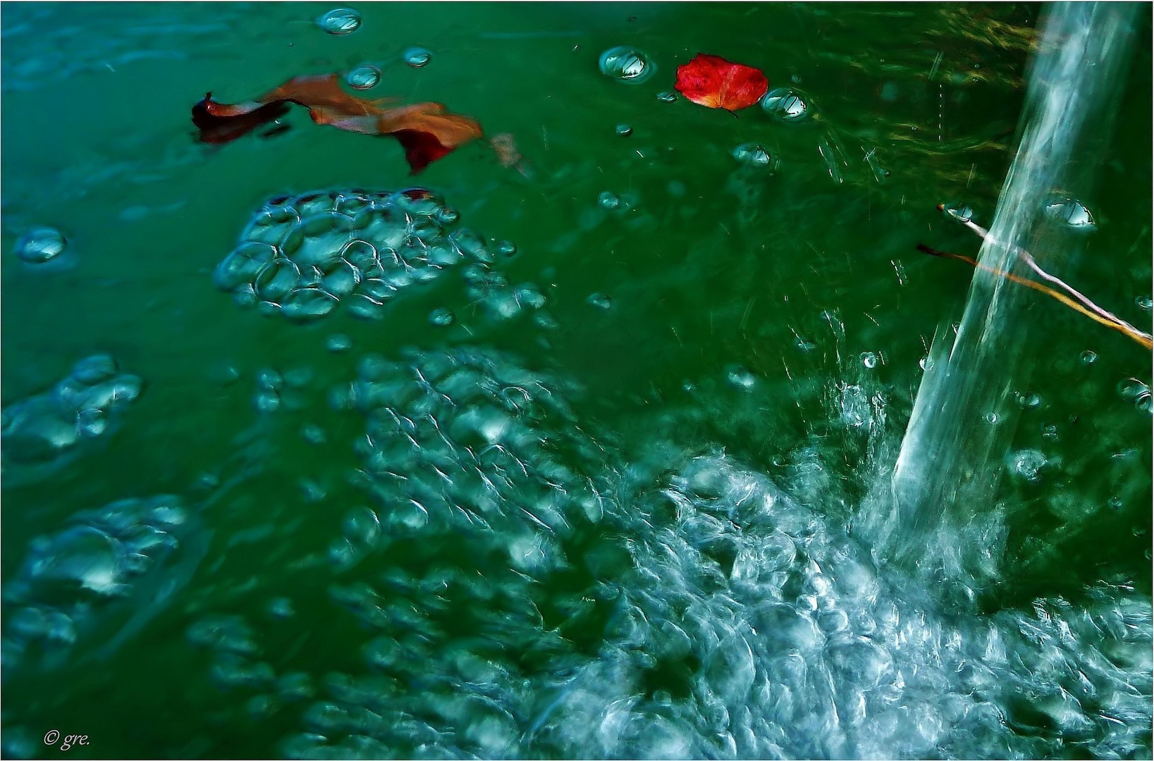 Perlen im Brunnen