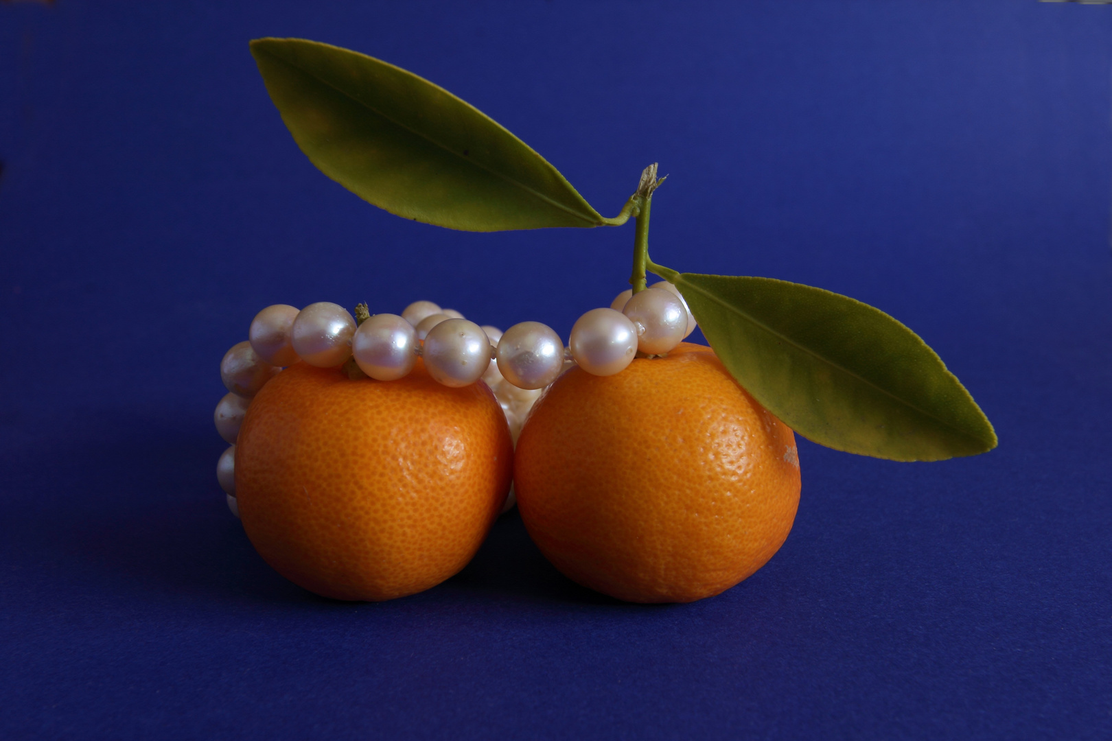 Perlen und Orangen
