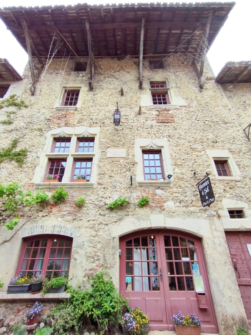 Pérouges, Ain