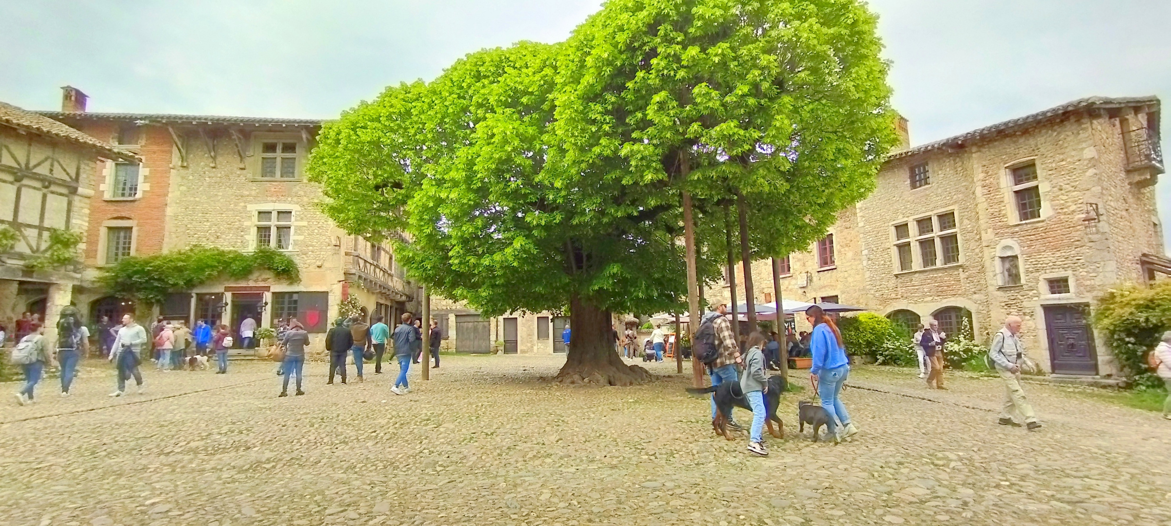 Pérouges, Ain