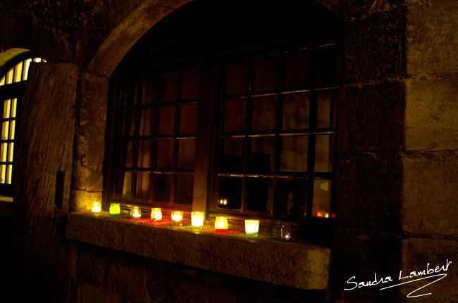 Pérouges by night