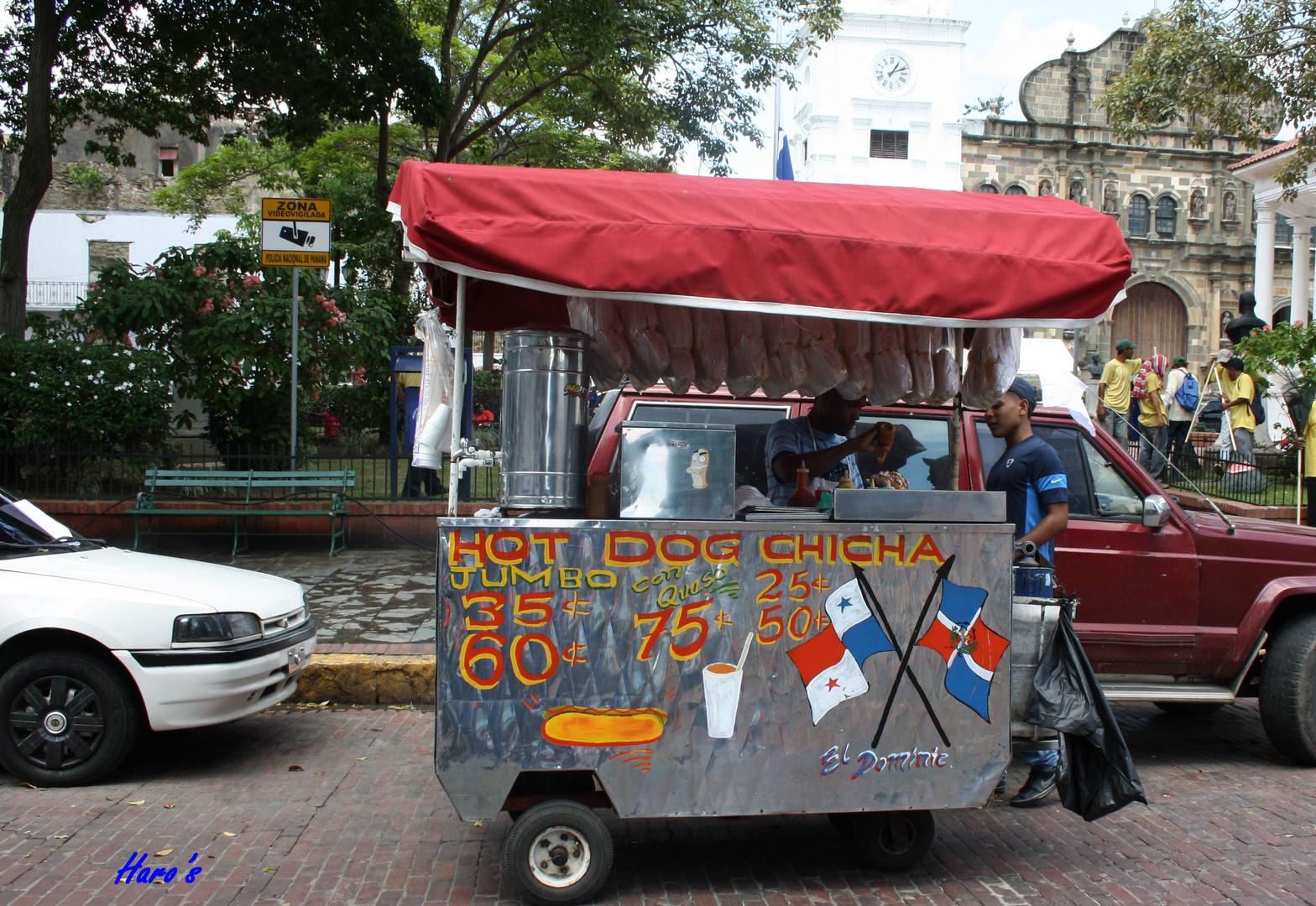 "PERRITOS CALIENTES"