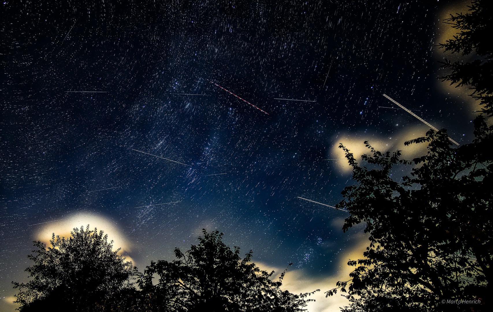 Perseiden am Osthimmel und startrails