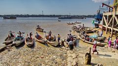 Personenbeförderung am Yangon River