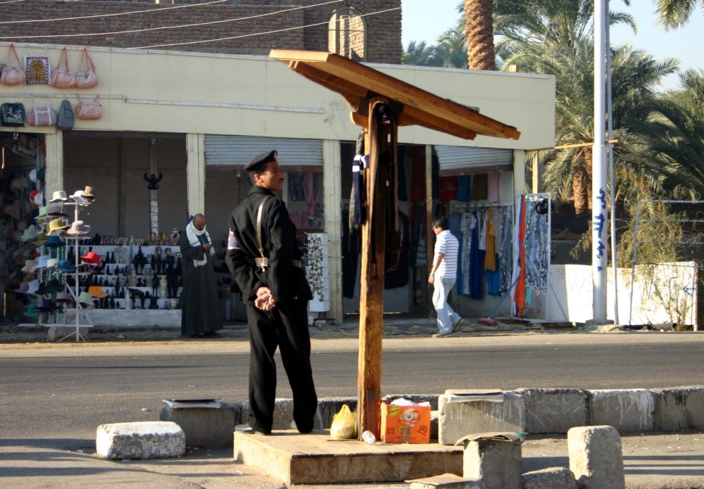 Personenschutz auf Luxors Straßen,