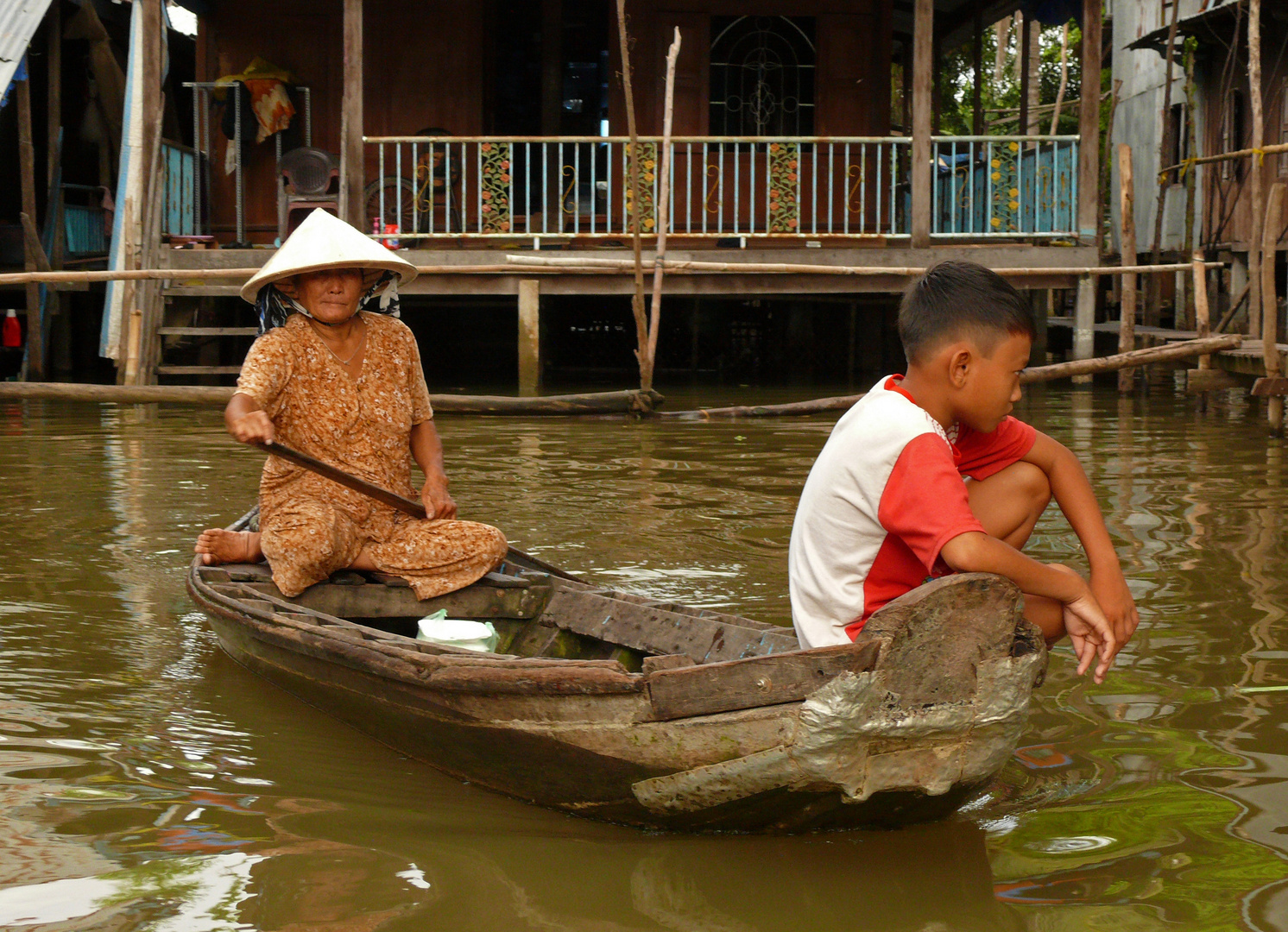 Personenverkehr in einer Floating Village