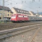 Personenzug aus Richtung Siegen fährt durch Hohenlimburg Richtung Hagen