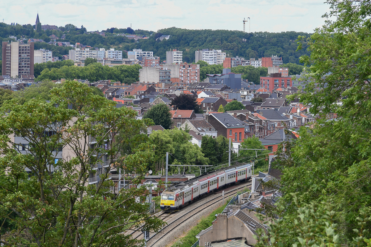 Personenzug bei Amercoeur -Liège (B)