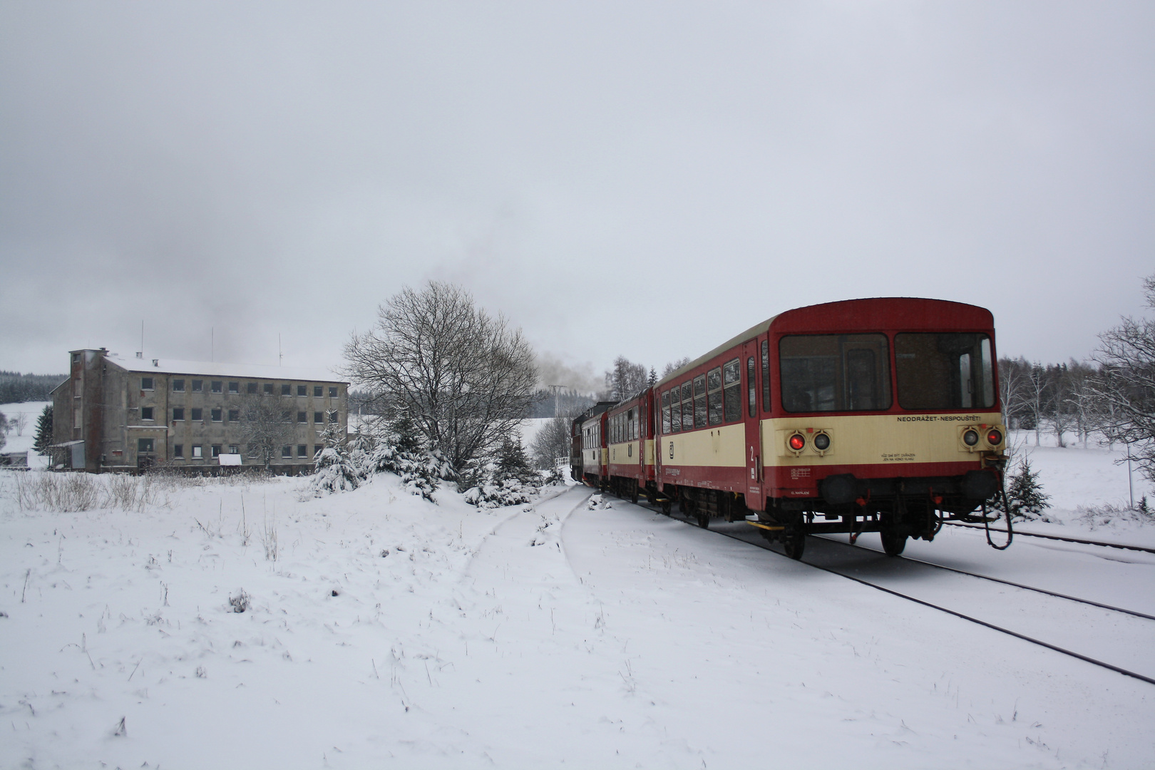 Personenzug bei Horni Blatna .