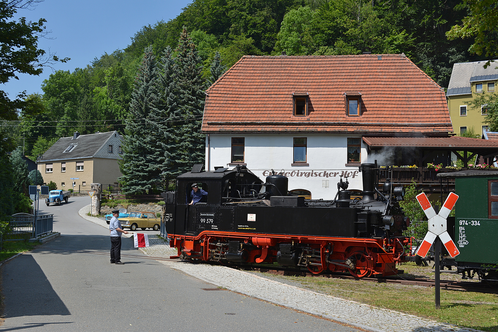 Personenzug P 2611 verlässt Oberrittersgrün