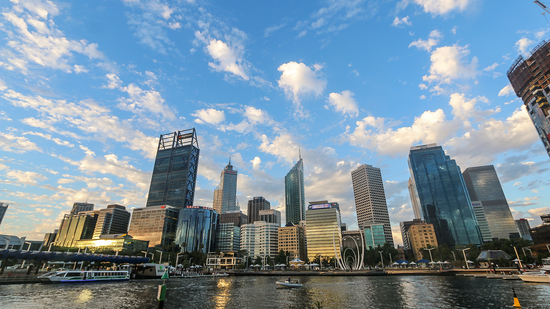 Perth Skyline zur goldenen Stunde