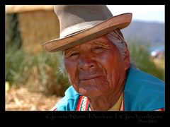 Peru 2007 / Gesichter Perus - Frau beim Maismehl machen