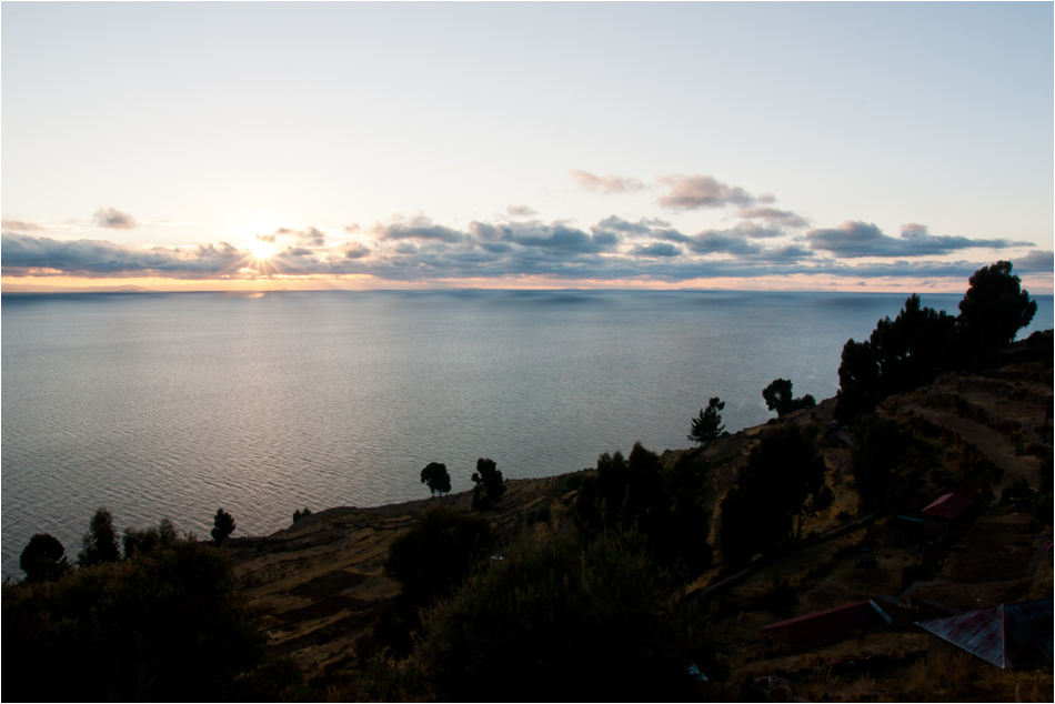 Peru :: Erste Sonnenstrahlen auf der Isla Taquile