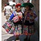 peruanische Mädchen oder Mutter und Tochter in einer Straße von Cuzco