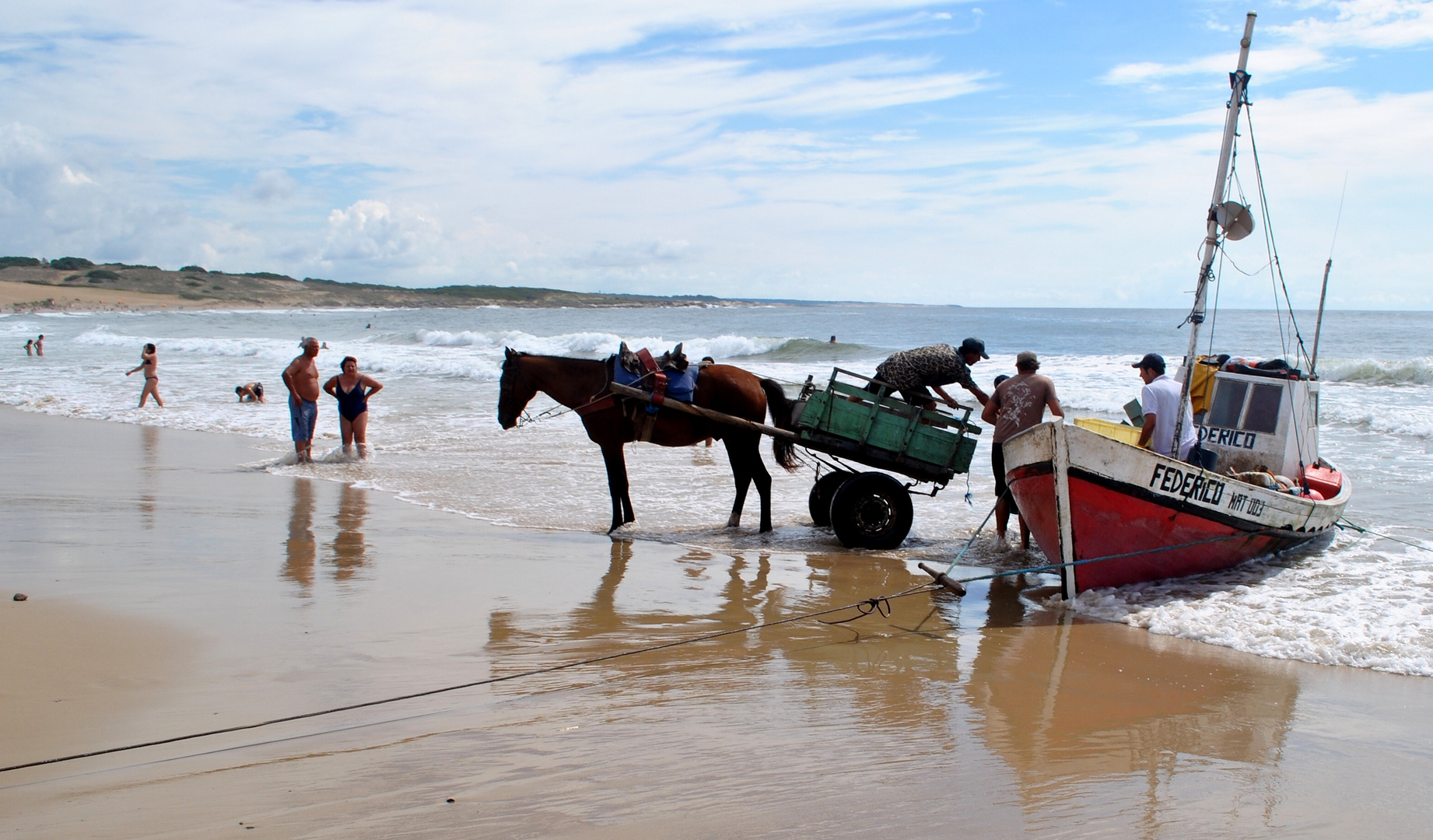 pesca artesanal en punta del diablo,rocha,uruguay.