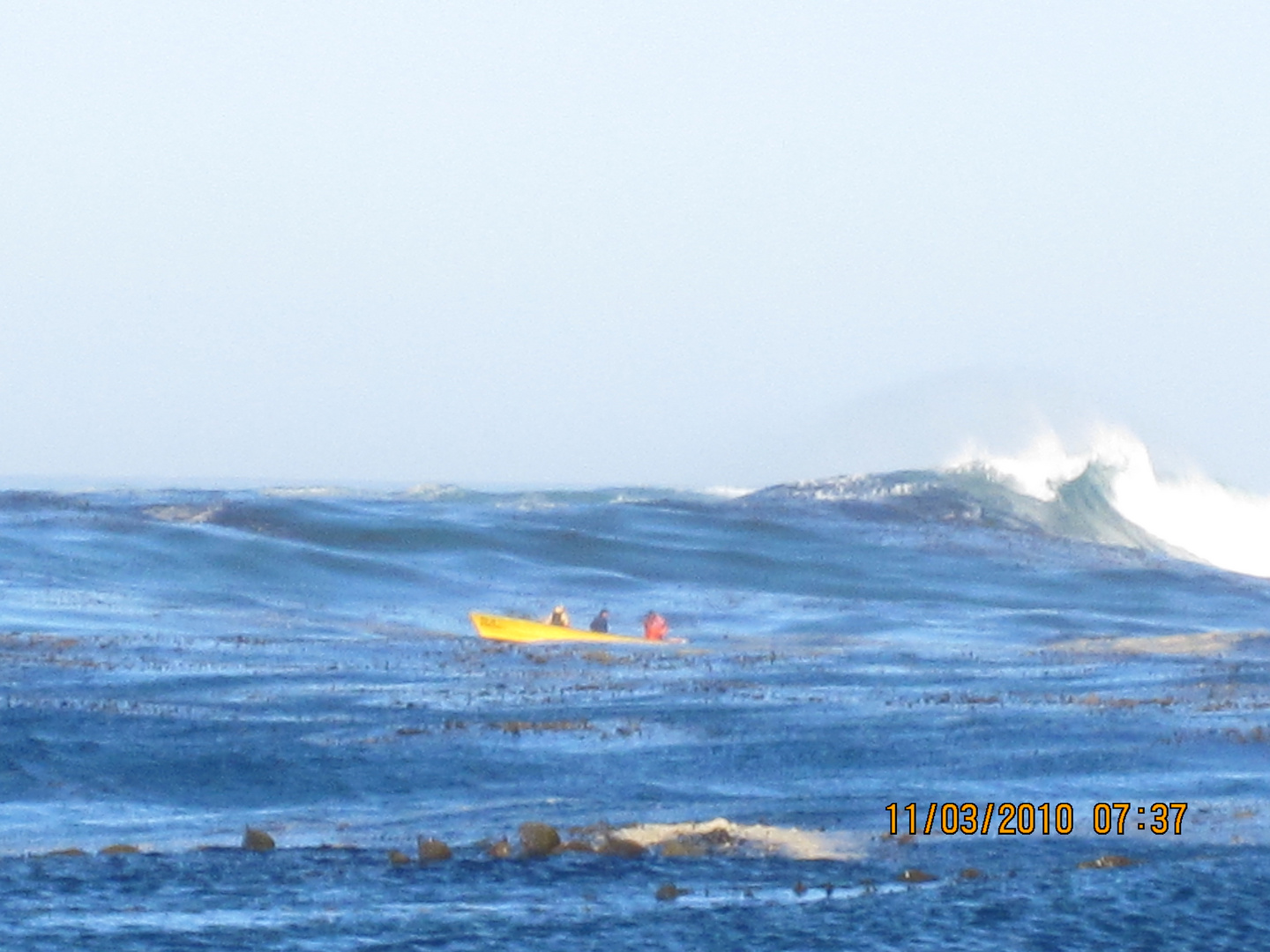 PESCADORES A MERCED DEL IMPONENTE MAR DE LA ISLA SAN BENITO