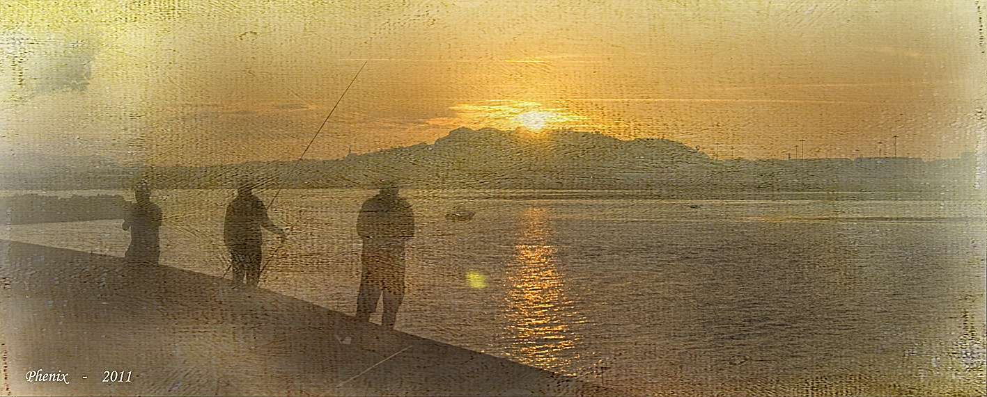 PESCANDO AL ATARDECER