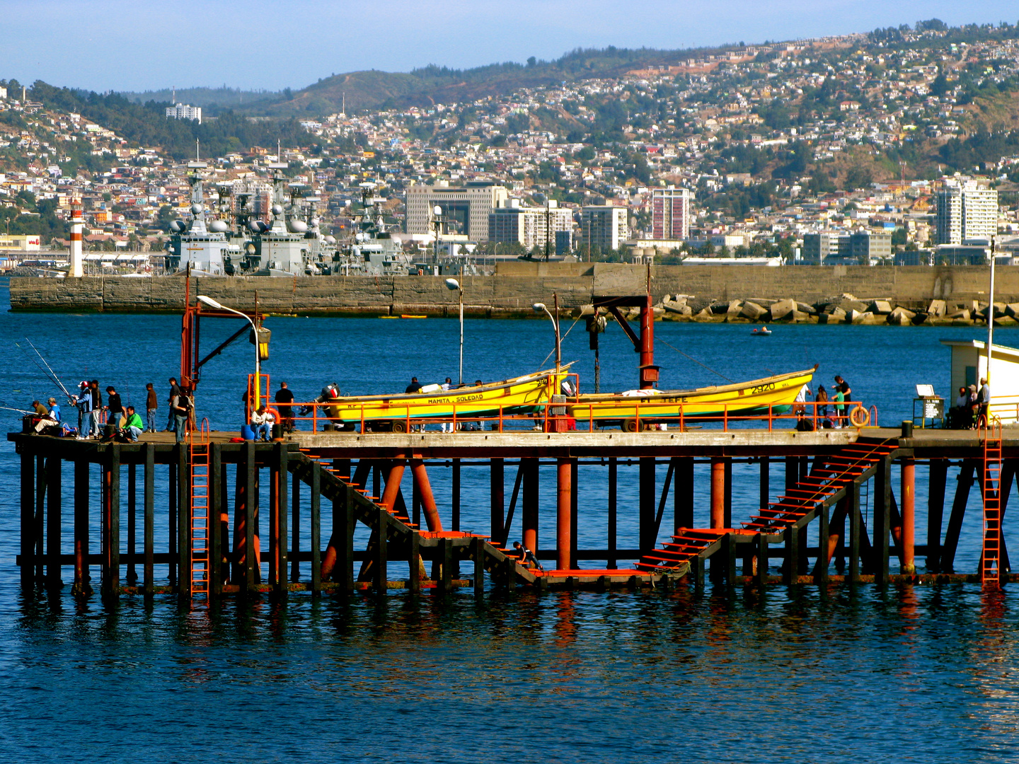 PESCANDO EN VALPARAISO, CHILE