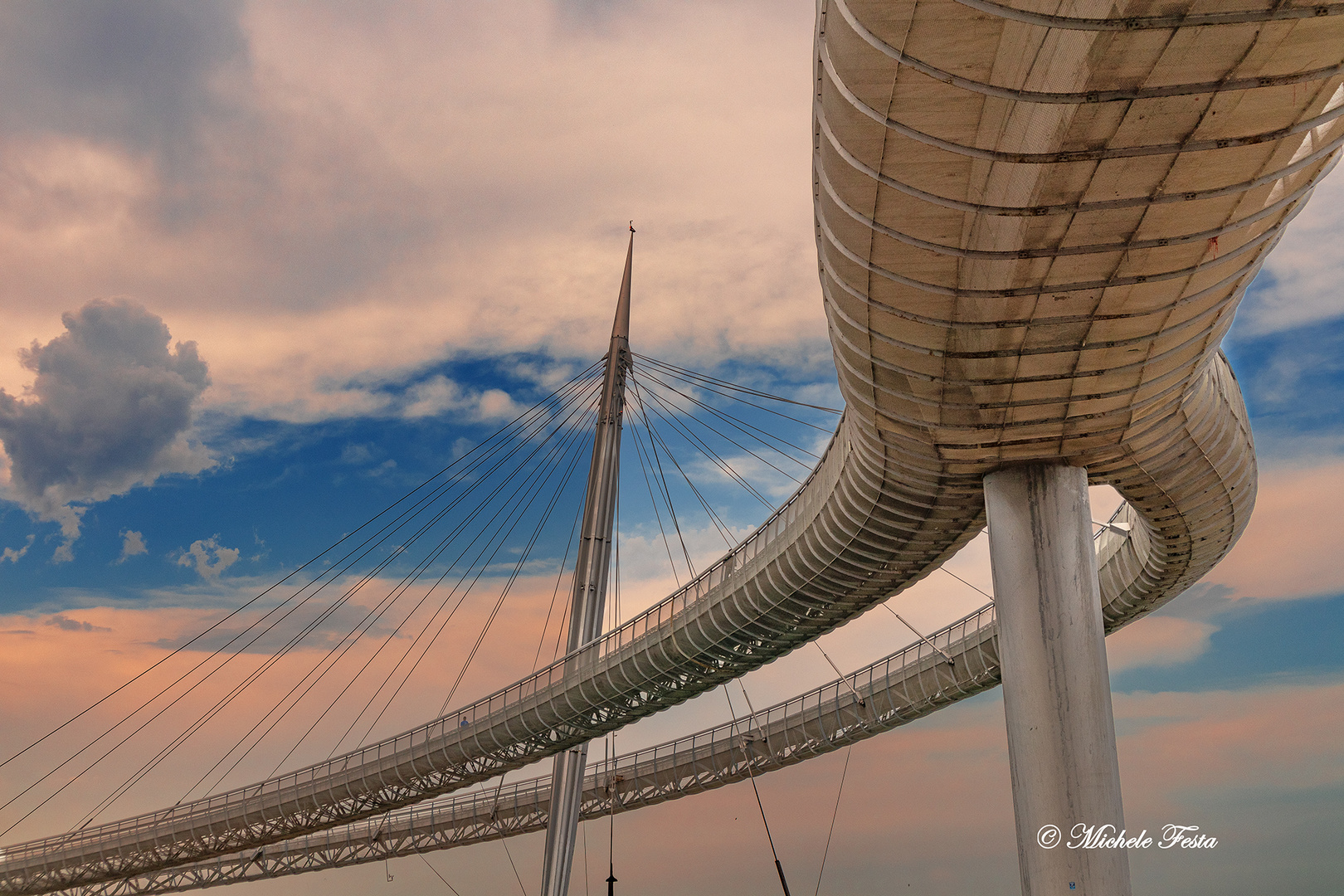 Pescara Ponte del Mare al tramonto