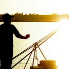 Pescatore nel mare di luce