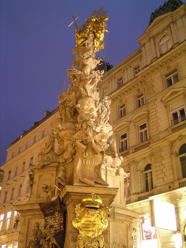 Pestsäule bei Nacht