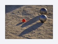 * pétanque *