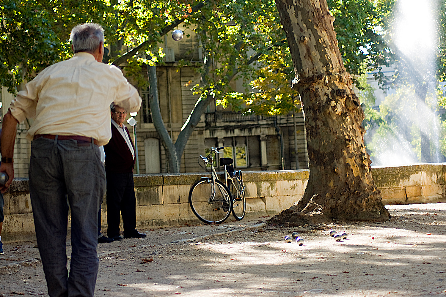 Petanque in Nîmes - Der Wurf 2