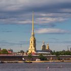 Peter und Paul Kathedrale in der Abendsonne (St. Petersburg)