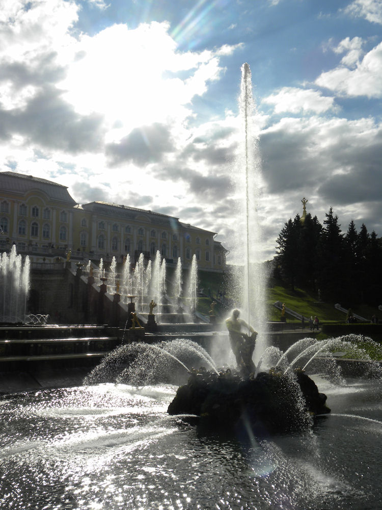 Peterhof am späten Nachmittag