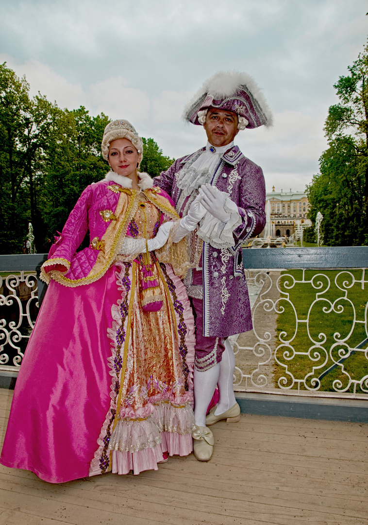 Peterhof - Historisch gekleidetes Paar