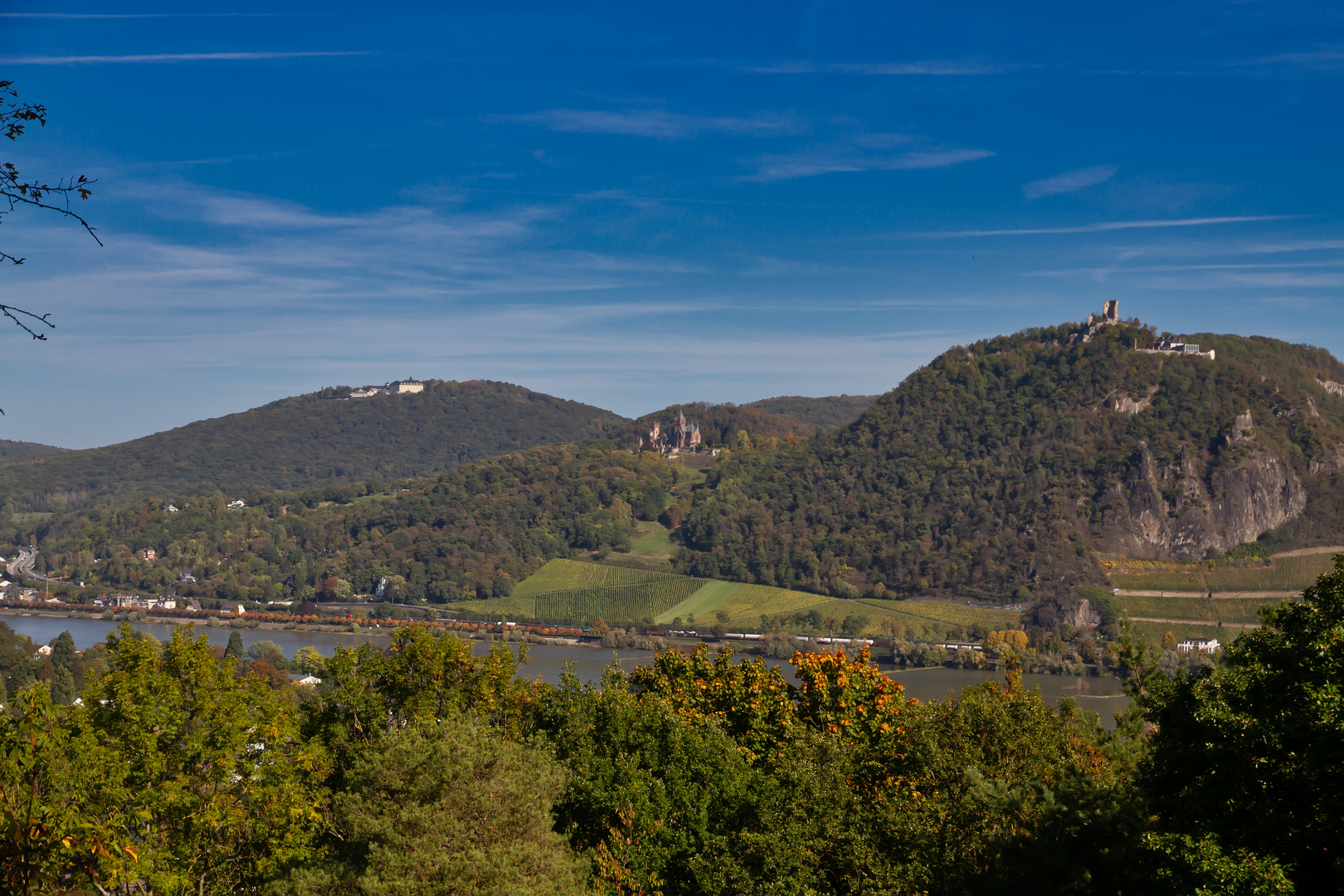Petersberg, Drachenburg und Drachenfels